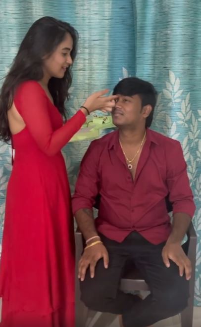 Deepthi Sunaina with her brother