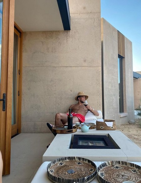 Devin Booker relaxing at a vacation