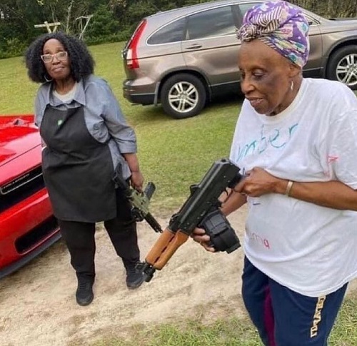 Edai 600 shared the picture of his mother and grandmother on his Instagram account
