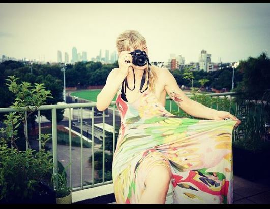 Elvira Lind loves photography
