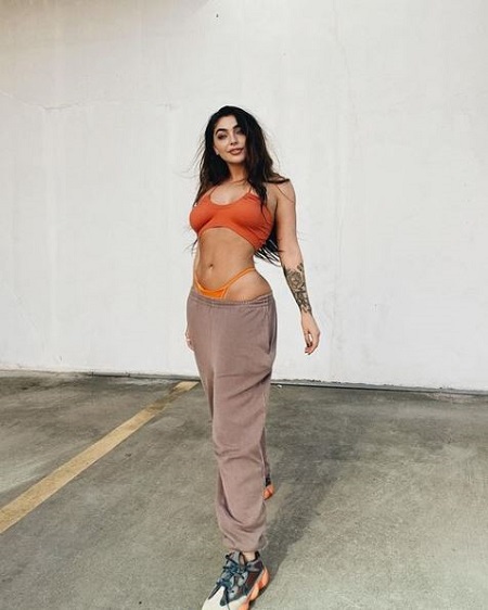 Emily Rinaudo Height & Weight
