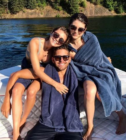 Isabella Rose Giannulli with her brother and sister