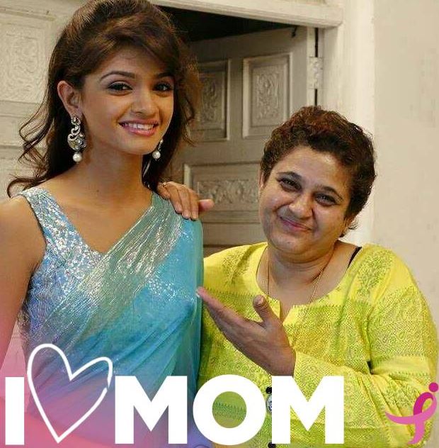 Ishwari Deshpande with her mother