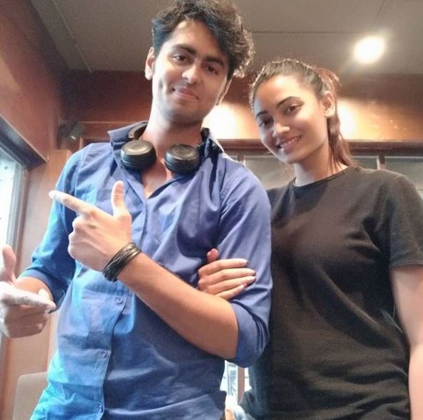 Jaswanth Padala and his fellow model Spanadna