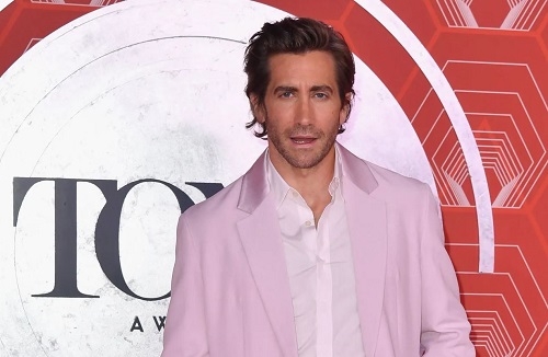 Jeanne Cadieu is dating her boyfriend Jake Gyllenhaal since 2018