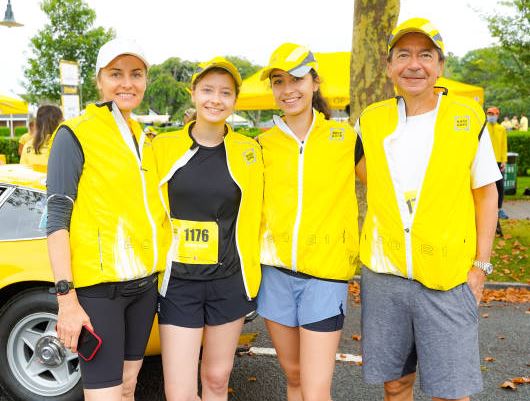 Jenny Paulson with her husband John Paulson, daughters Giselle Paulson and Danielle Paulson