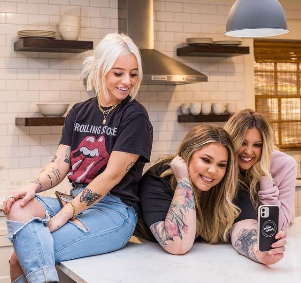Kailyn Lowry with her friends