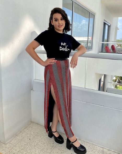 Lauren Patel height