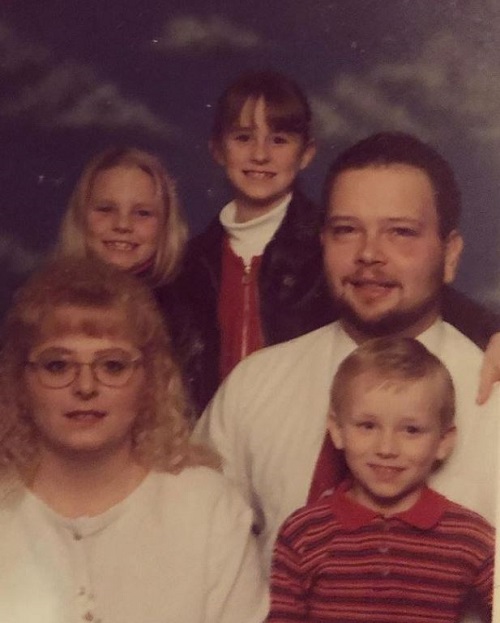 Leah Messer father Gary Lee Miller, mother Dawn Spears, sister Victoria Messer, and brother Isaac Messer