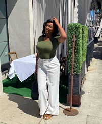 Lia Dias height is 5 feet 6 inches