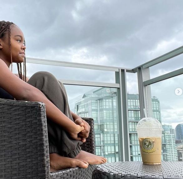 Lidya Jewett prefers to intake coffee