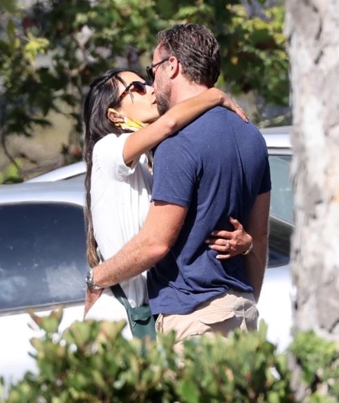 Mason Morfit and Jordana Brewster spotted kissing
