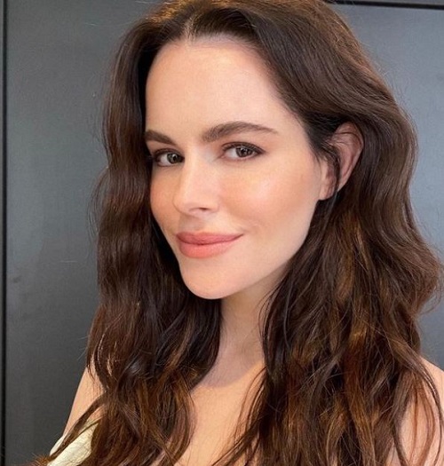 Matthew Smith wife Emily Hampshire (Canadian Actress) came out as pansexual in May 2019