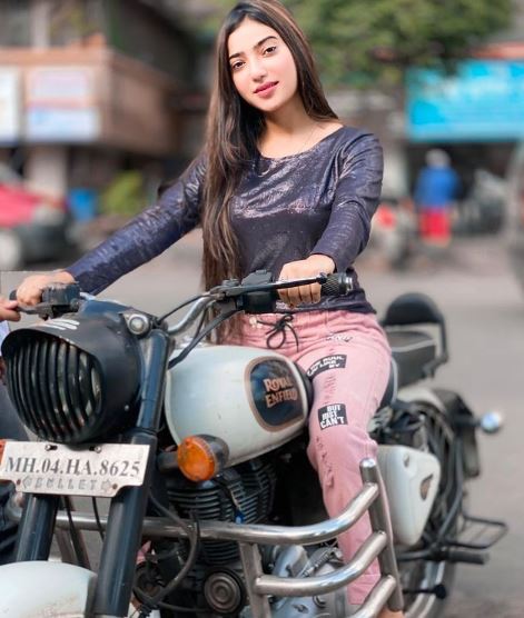 Muskan Sharma likes royal enfield