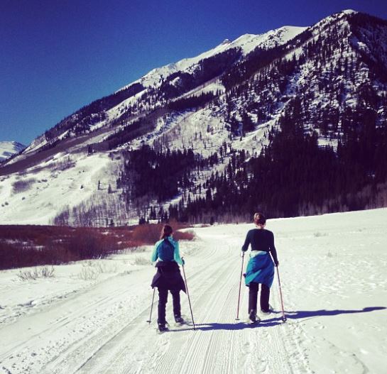 Naomi loves ice skiing