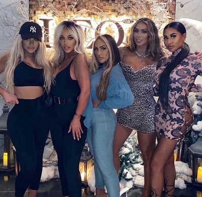 Nikita Jasmine with her friends