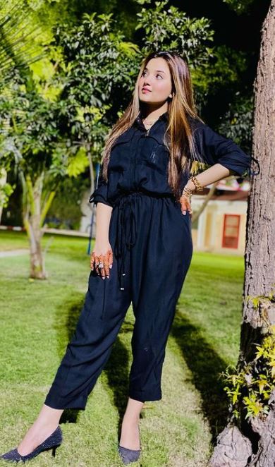 Rabeeca Khan height