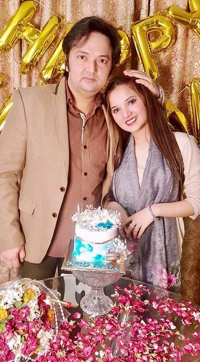 Rabeeca Khan with her father Kashif Khan