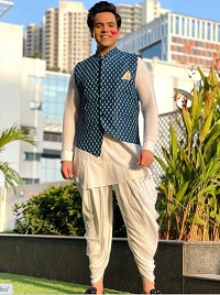 Raj Anadkat height is 5 feet 8 inches