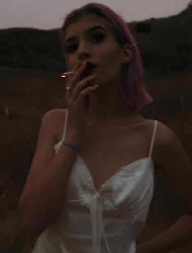 Sami Sheen likes smoking