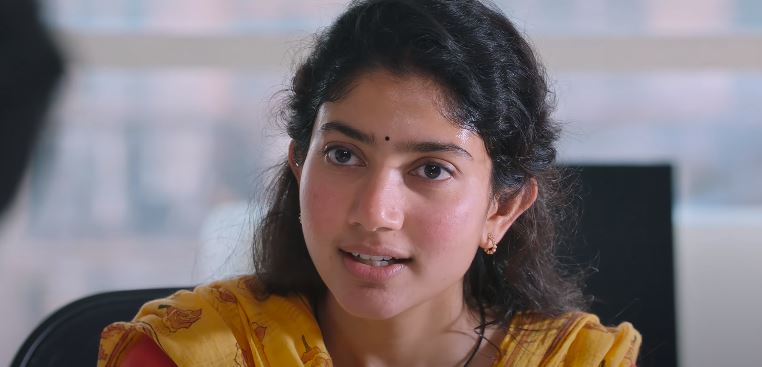 The female main role of Mounica is acted by Sai Pallavi