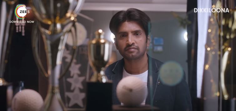 The lead role of Mani is played by Santhanam