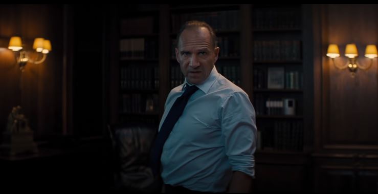 The role of M is played by Ralph Fiennes