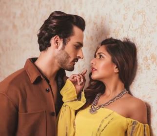 Umar Riaz and his co-actress