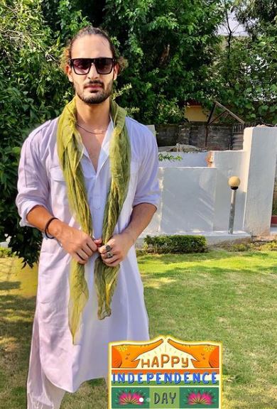 Umar Riaz celebrates Independence Day