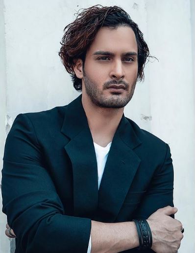 Umar Riaz wiki