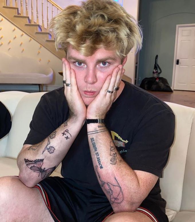 Alex Warren tattoos
