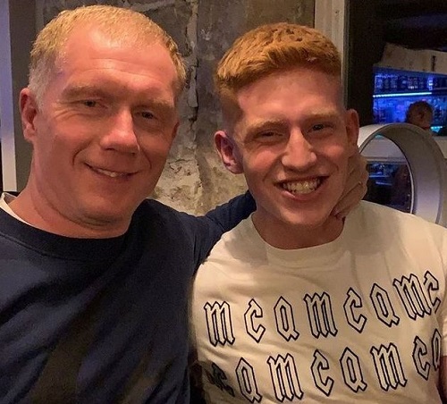 Alicia Scholes has an elder brother Arron Scholes