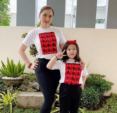 Ara Mina with her daughter Amanda Gabrielle Meneses
