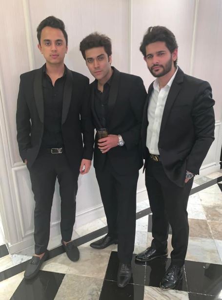 Arbaaz with his friends