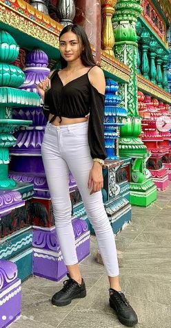 Beatrice Luigi Gomez height