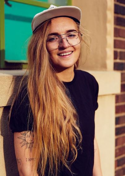 Brooke Blurton rumored girlfriend