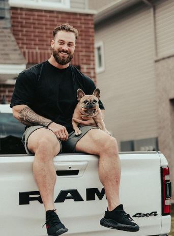 Chris Bumstead has a dog