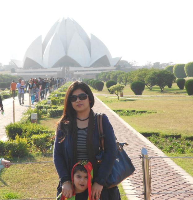 Dr Shabana Qureshi likes traveling