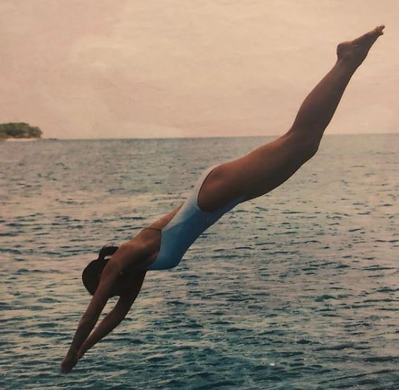 Frida Andersson-lourie likes swimming