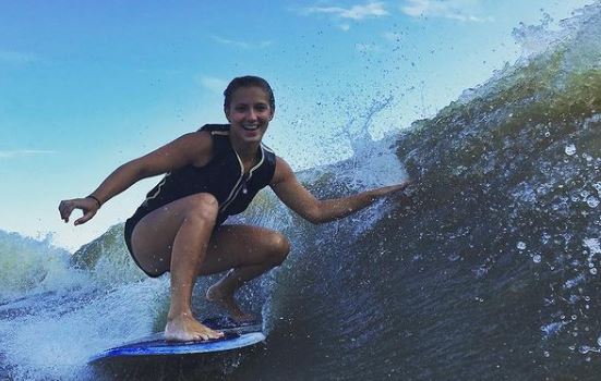 Gigi Meyer experienced surfing