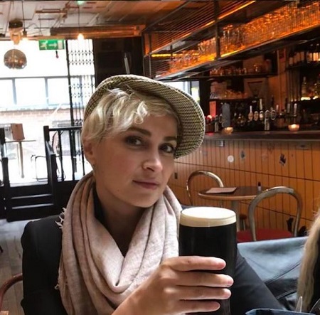 Halyna Hutchins drinking soft drink