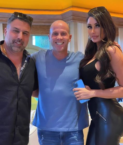 Holly Sonders with her friends