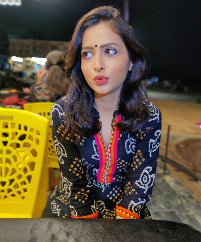 Karishma Sawant likes night outs
