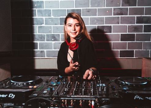 Kate Jagdon is a DJ artist