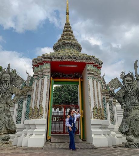 Kate Jagdon is a traveling lover