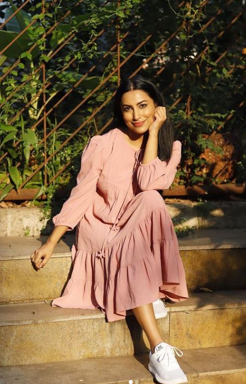 Who is Kranti Redkar? Biography, Wiki, Age, Husband, Kids, Net worth ...