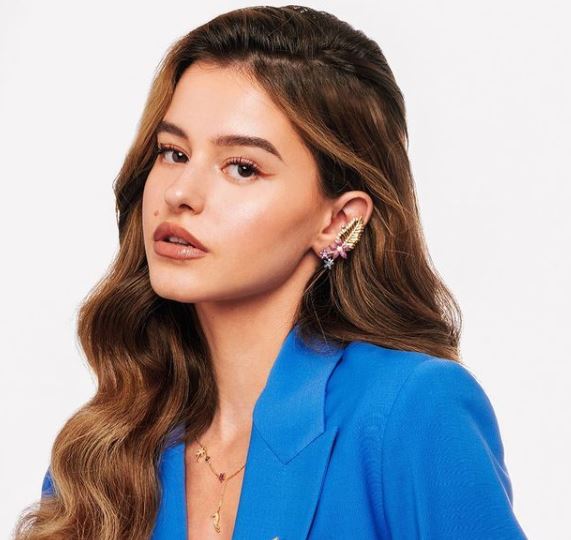 Lea Elui Ginet's mother name is Delphine Ginet