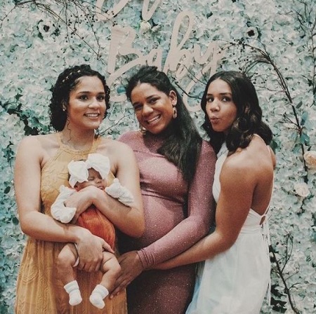 Mariah Riddlesprigger with her sisters