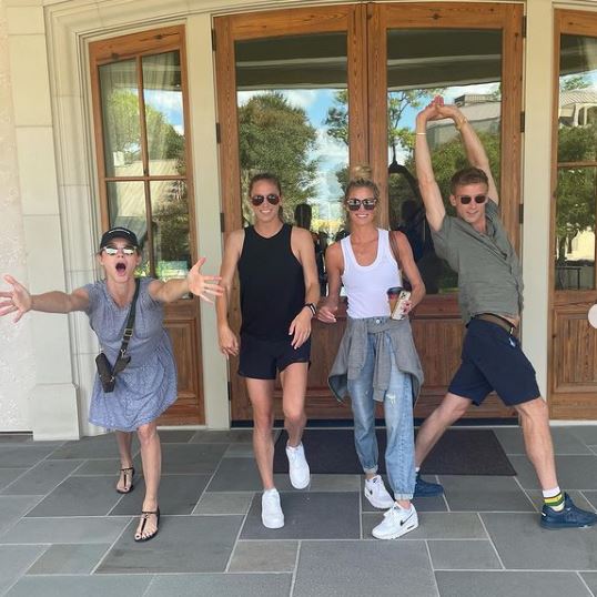 Meghan King with her siblings Julie King, Caitlin King, and RJ King