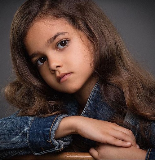 Mira Singh Childhood Picture